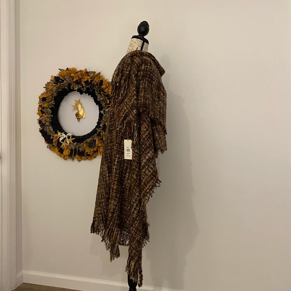 Oversized wool cape/wrap perfect for fall/winter - Picture 3 of 16